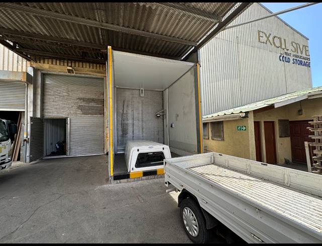 580M² WAREHOUSE TO LET IN PAARDEN EILAND